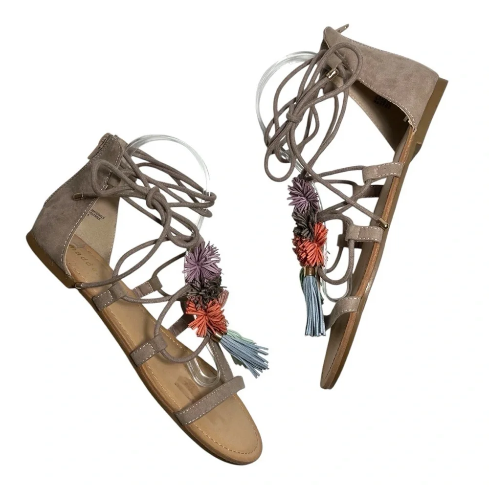Madden Girl Sofun Lace-Up Gladiator Faux Raffia PomPom Tassel Sandals size 8.5